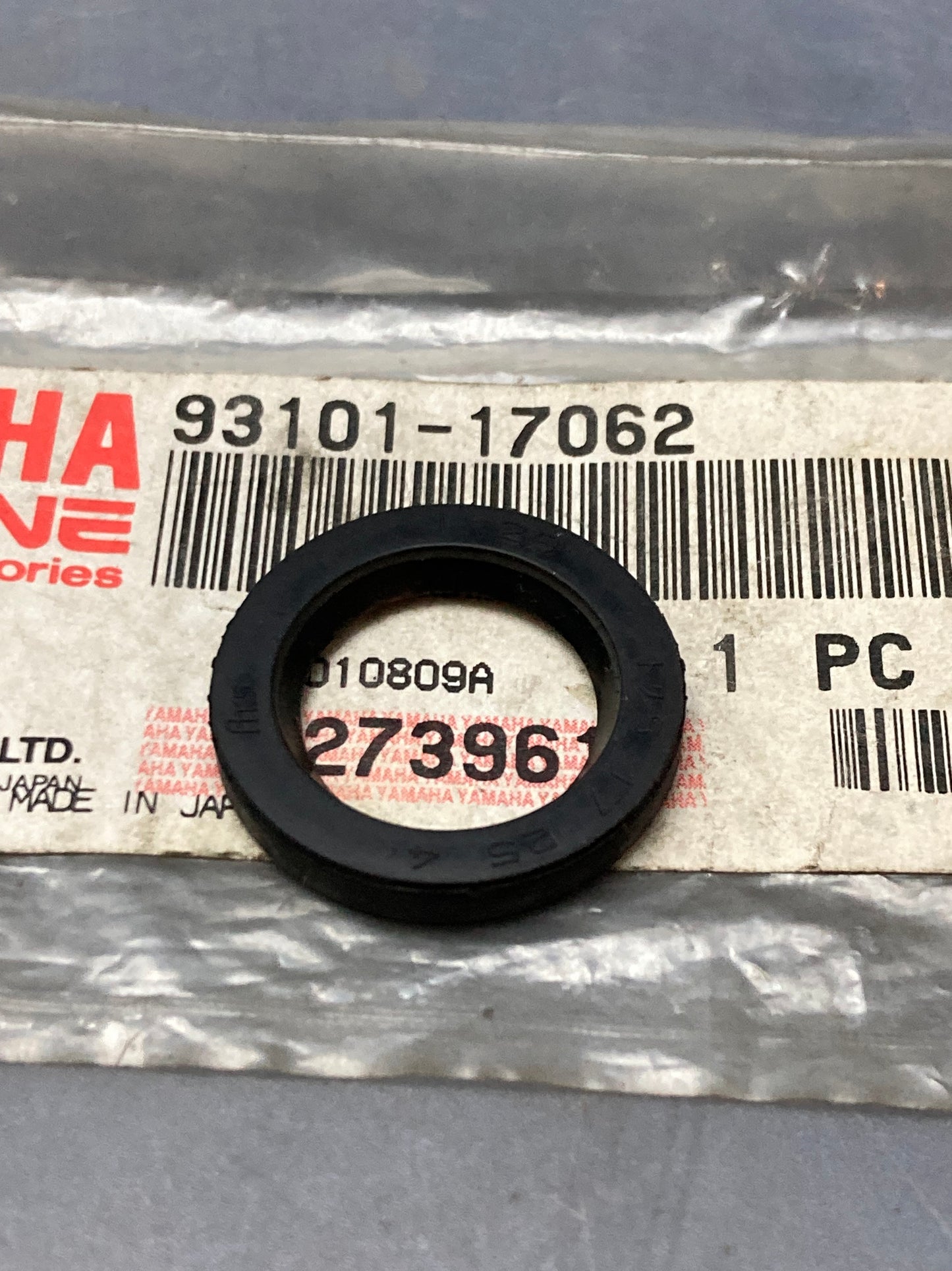 New Genuine Yamaha 93101-17062 Oil, Seal, S-Type