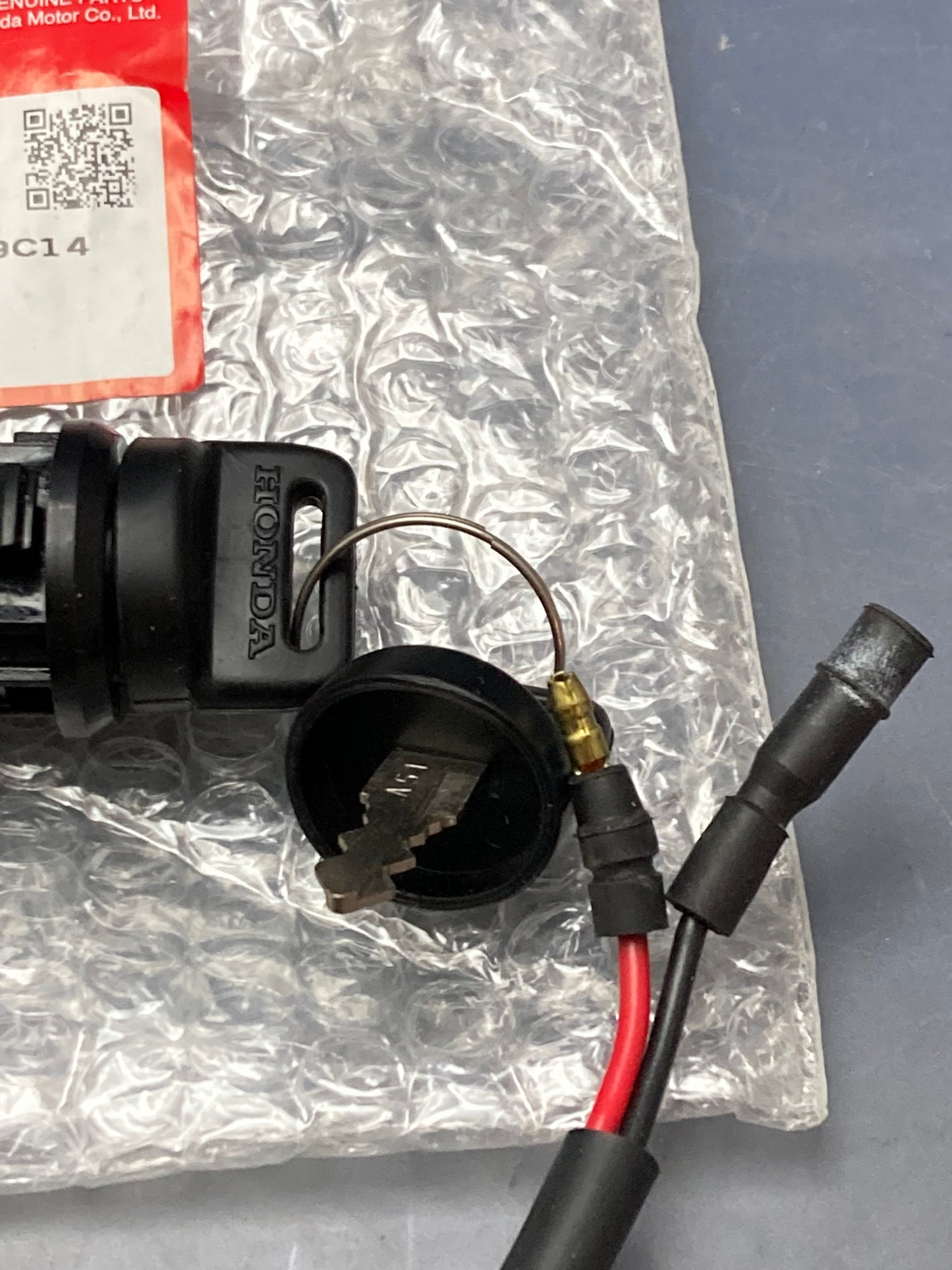 New Genuine Honda 35010-HM3-000 Lock Set