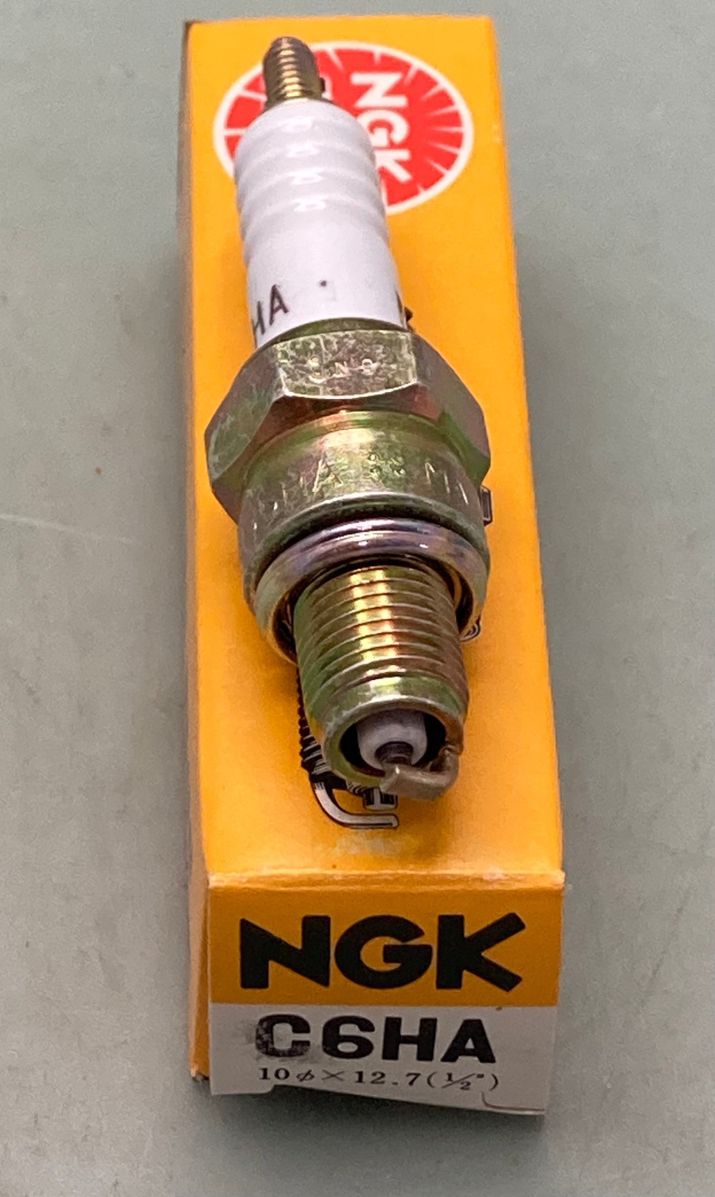 Qty 2 New Genuine NGK C6HA Spark Plug