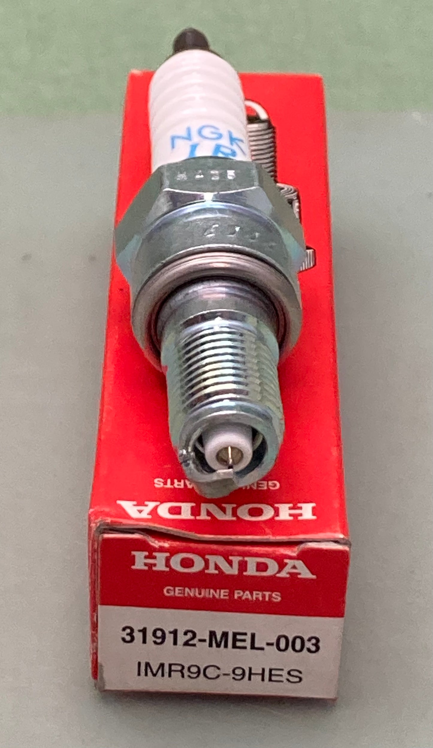 New Genuine Honda 31912-MEL-003 Spark Plug LMR9C-9HES