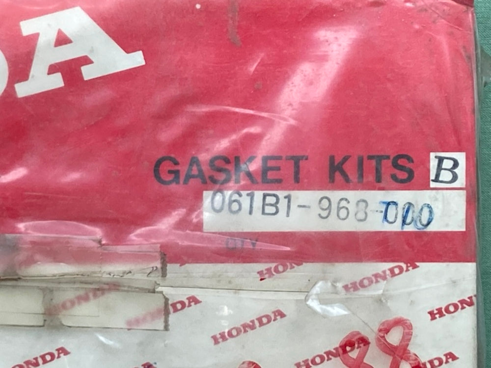Honda 061B1-968-T10 Gasket Kit B New Genuine Incomplete kit see photos.