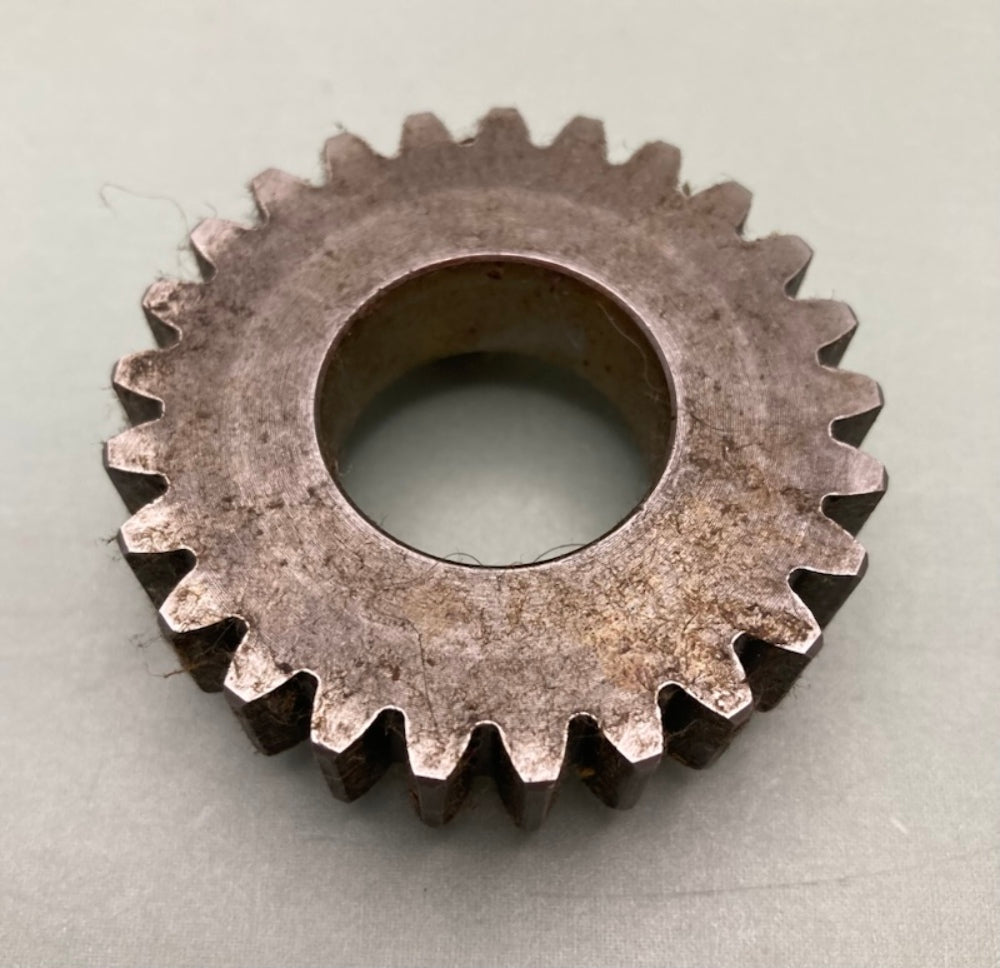 Kawasaki 13133-015 3RD GEAR OUTPUT SHAFT 25T New Replaces