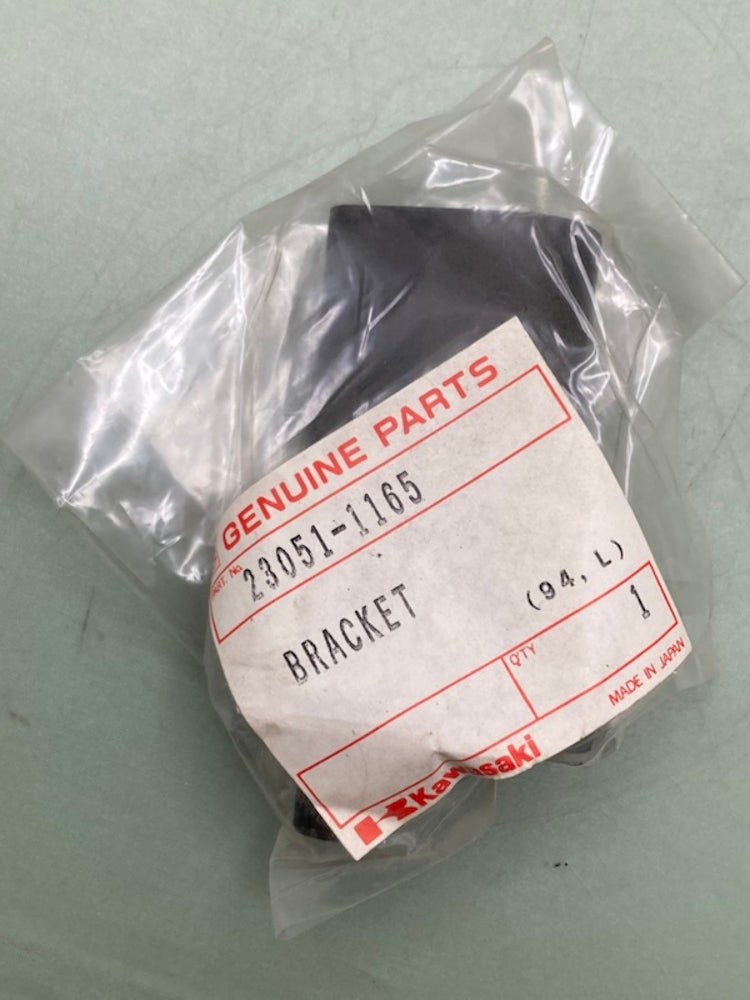 Kawasaki 23051-1165 BRACKET SIGNAL LAMP R New Genuine