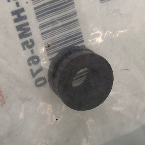 QTY 3 Honda 37215-HM5-670 MOUNTING RUBBER New Genuine