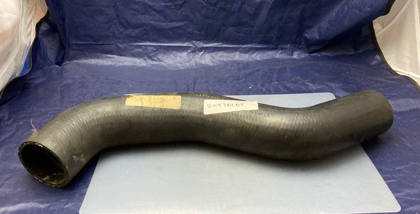New Replaces Volvo 20470107 Upper Radiator Hose