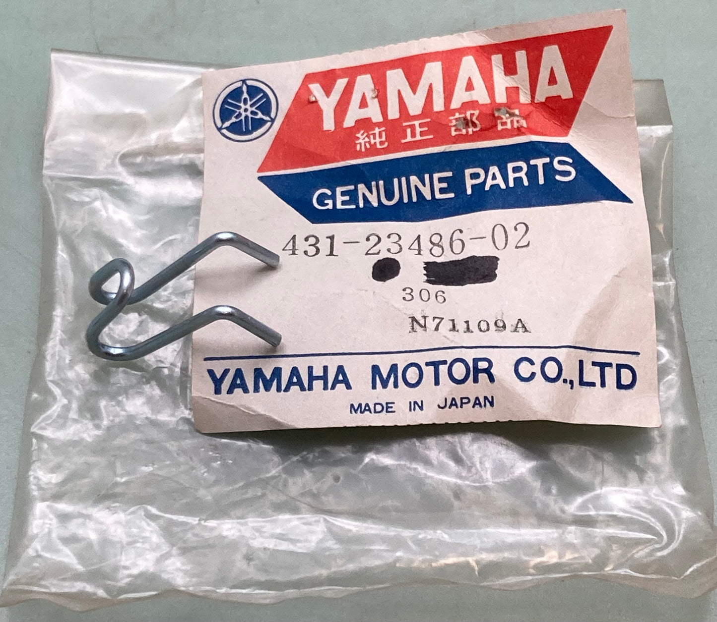 New Genuine Yamaha 431-23486-02 Stay Number Plate