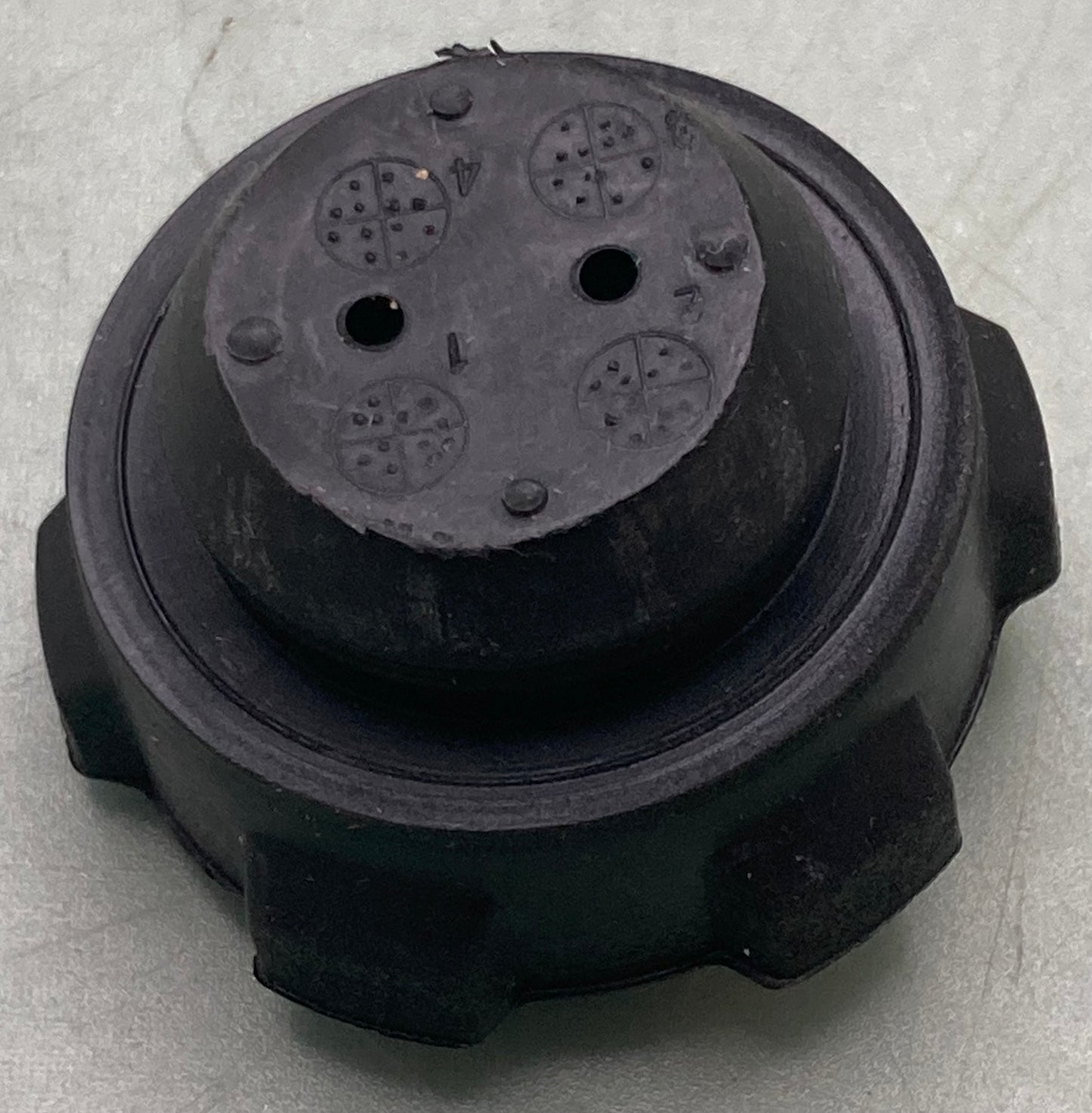 New Genuine Yamaha 3L5-21770-01 Oil Tank Cap Assy