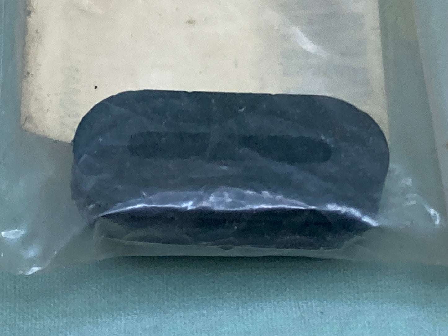 New Genuine Yamaha 90480-01252 Grommet