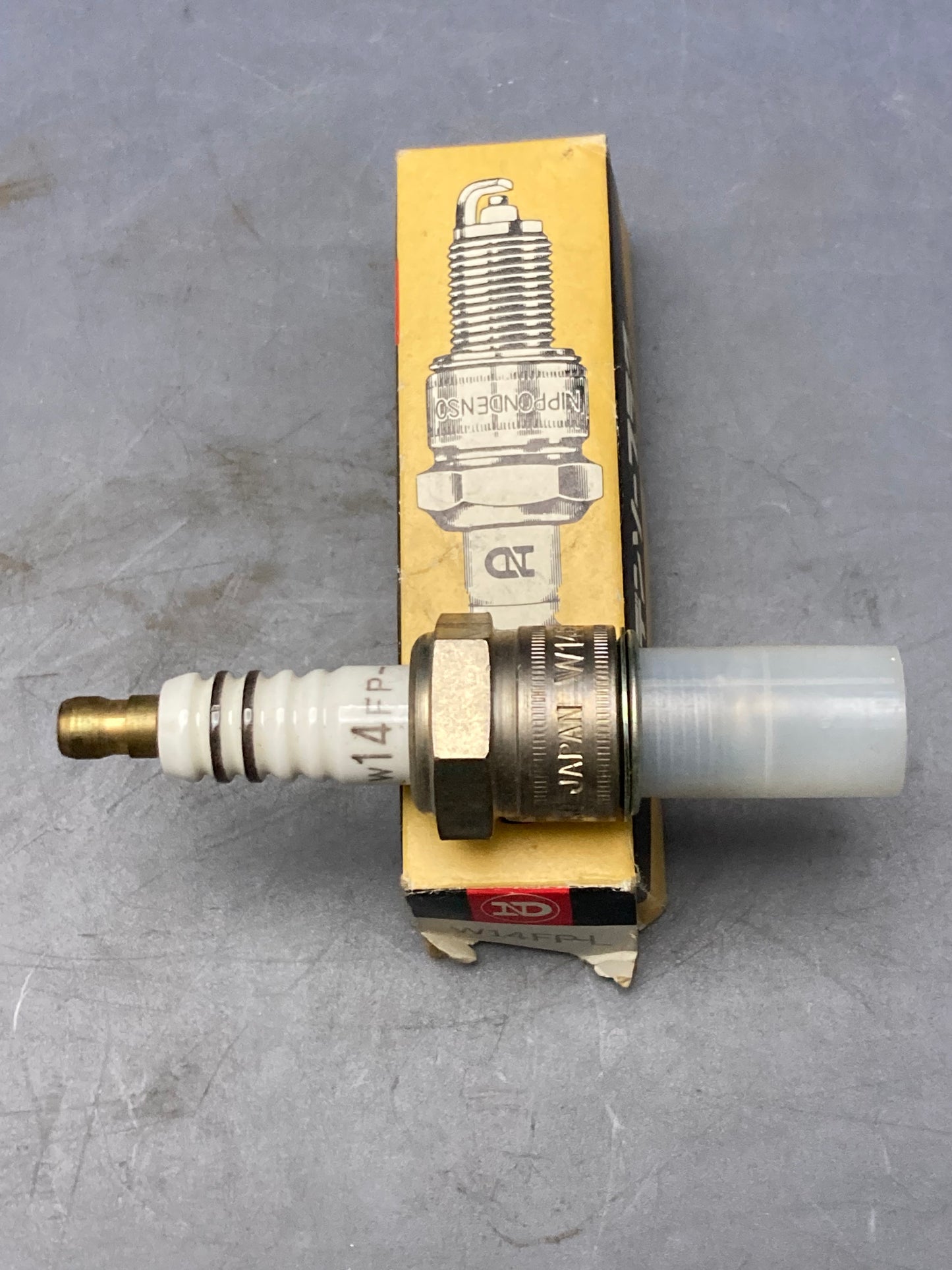 Qty 2 New Genuine Nippondenso W14FP-L Spark Plug