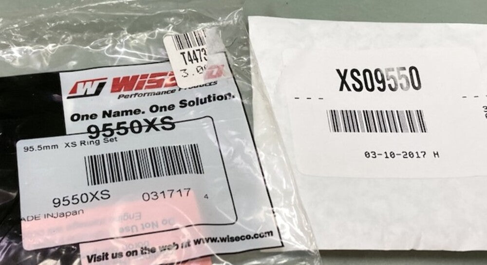 New Genuine Wiseco 9550XS Piston Ring Set