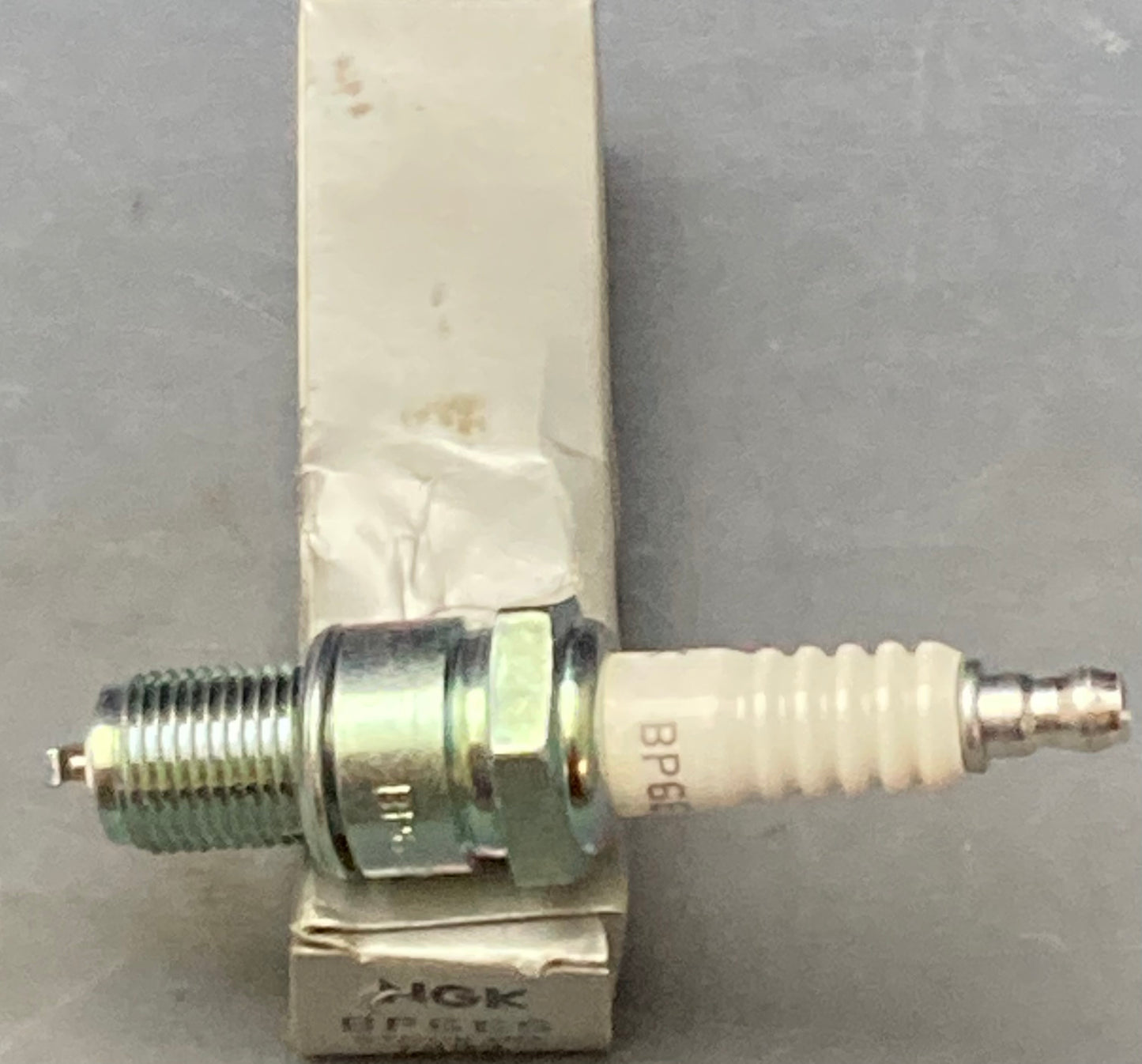 New Genuine NGK BP6ES 7333 Spark Plug