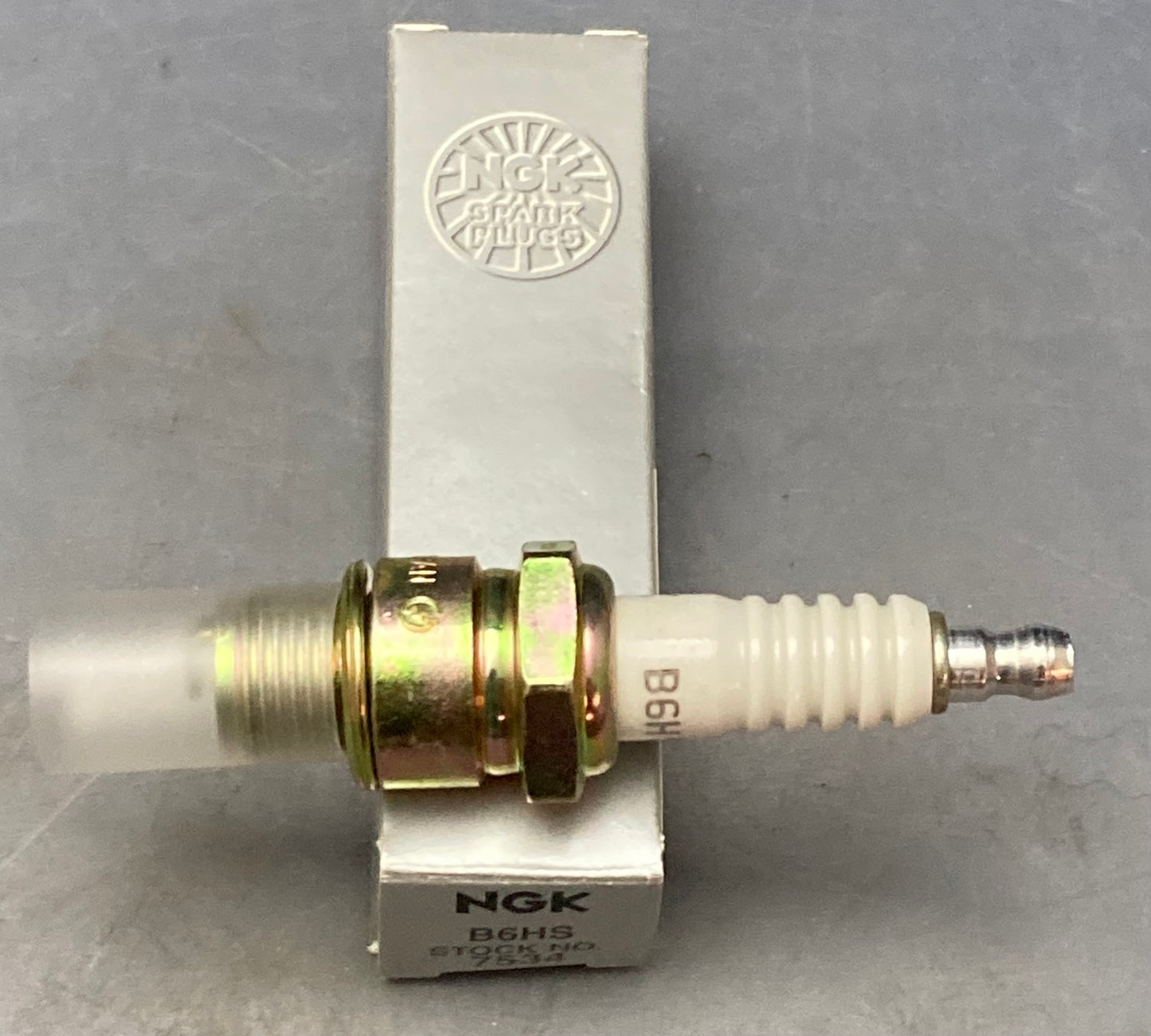 New Genuine NGK B6HS 7534 Spark Plug