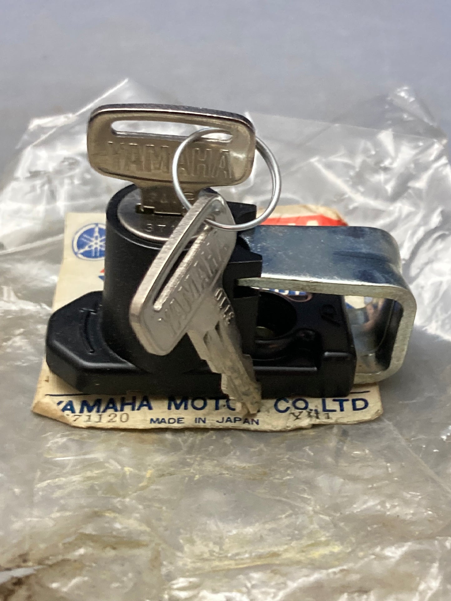 New Genuine Yamaha 1E6-21308-00 Helmet Hanger Assembly