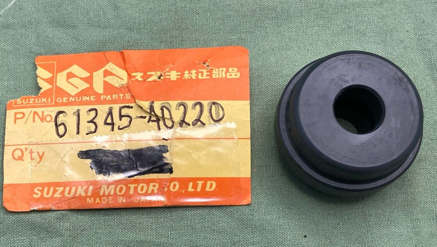 NEW GENUINE SUZUKI 61345-40220 CHAIN GUIDE ROLLOR
