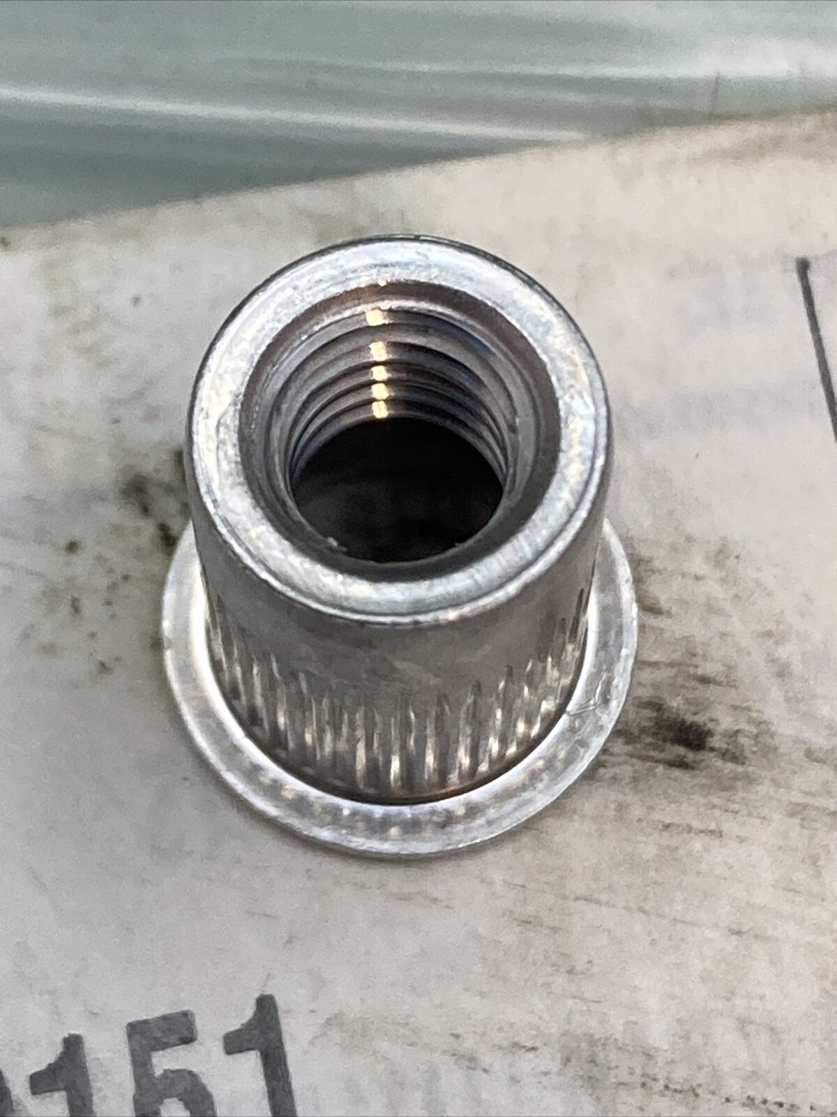 NEW GENUINE FASTENAL 0125637 1/4-20 .027-.165 Large Flange Ribbed Nutsert Alumin