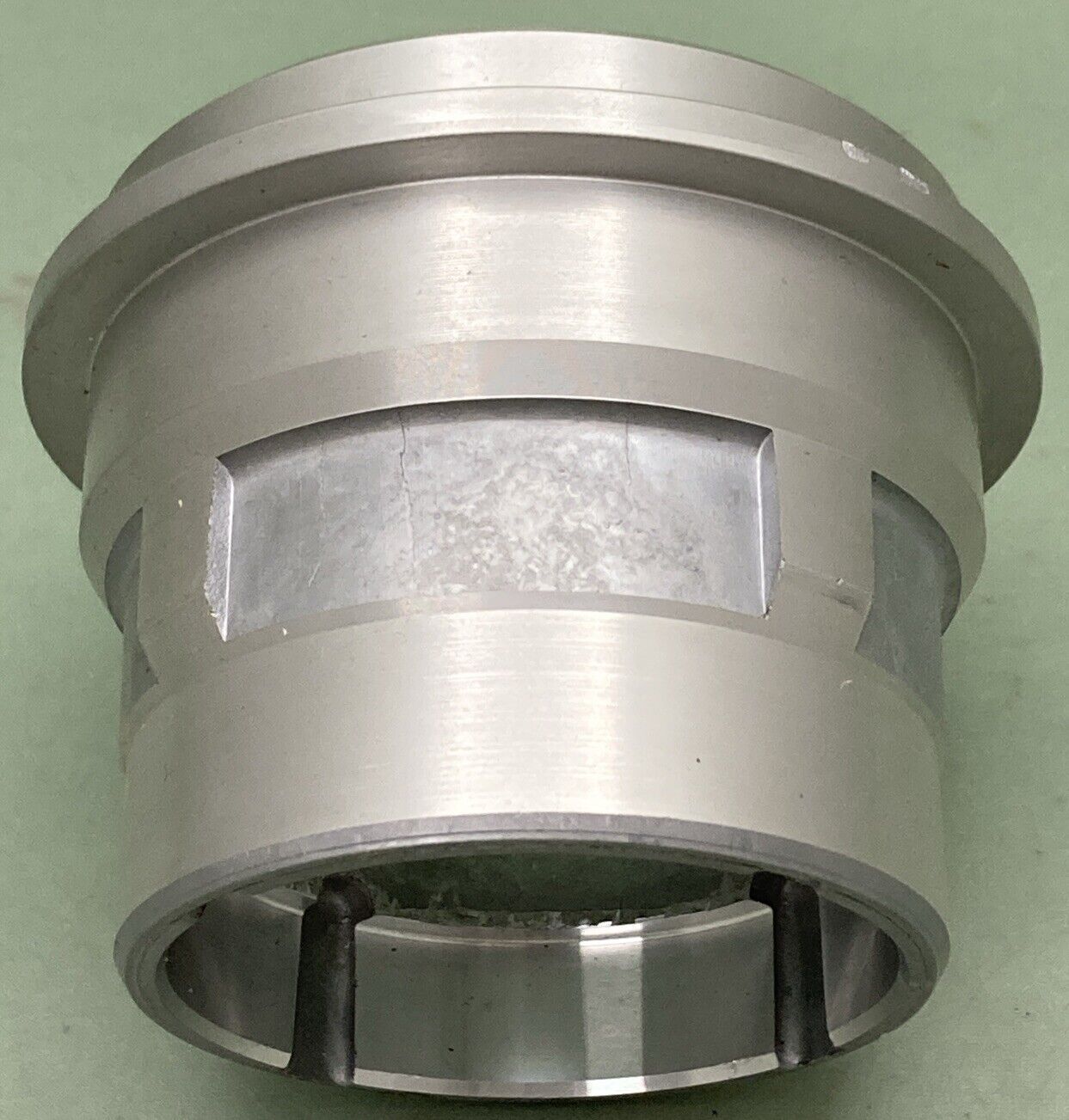 NEW GENUINE OMC 911750 BEARING CARRIER