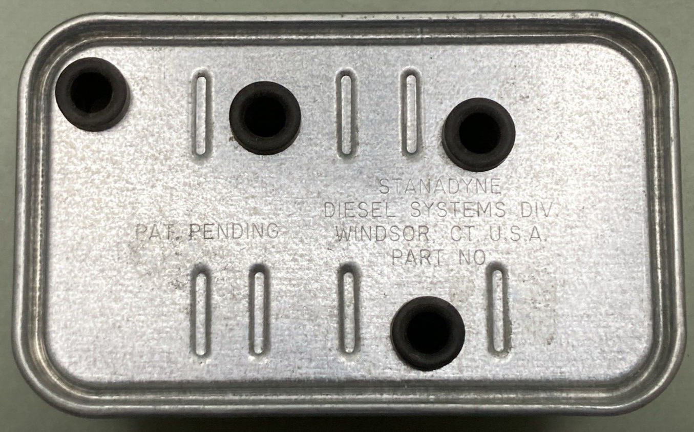 NEW GENUINE FLEETGUARD FF5275 FUEL FILTER WATER SEPARATOR BOX