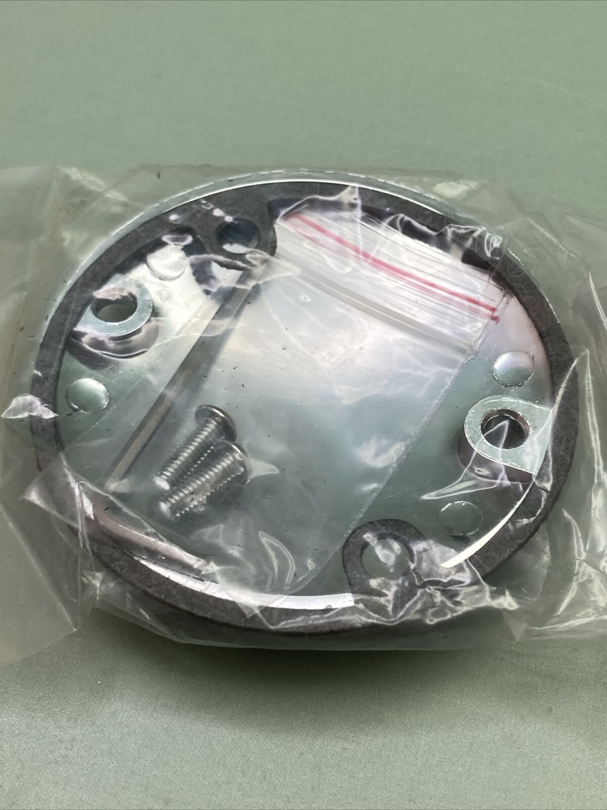 NEW DRAG SPECIALTIES 0703-0525 SKULL GAS CAP WITH SCREWS, VENTED CHROME