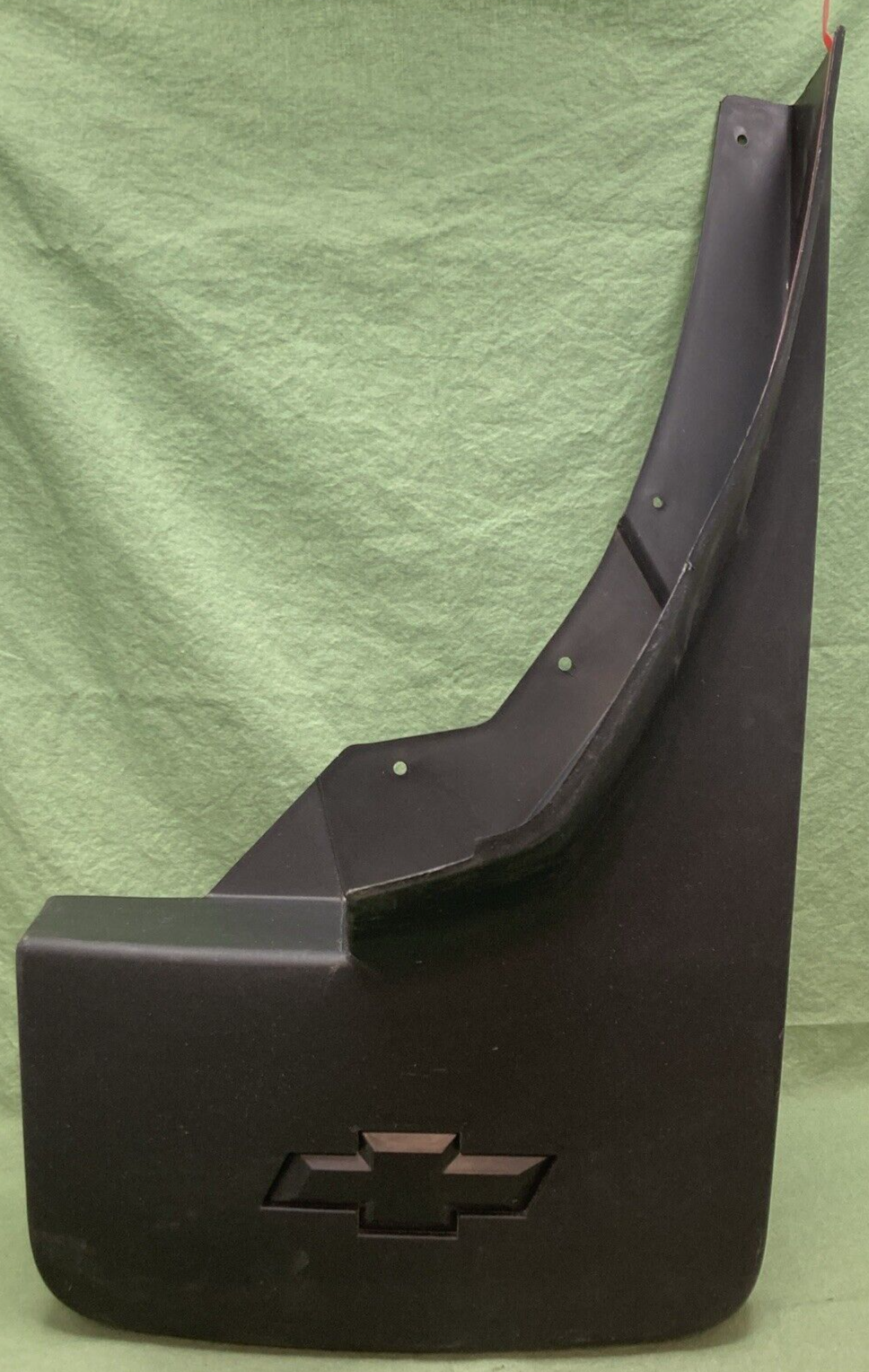 NEW GENUINE GM 22894882 Right Rear Mud Flap