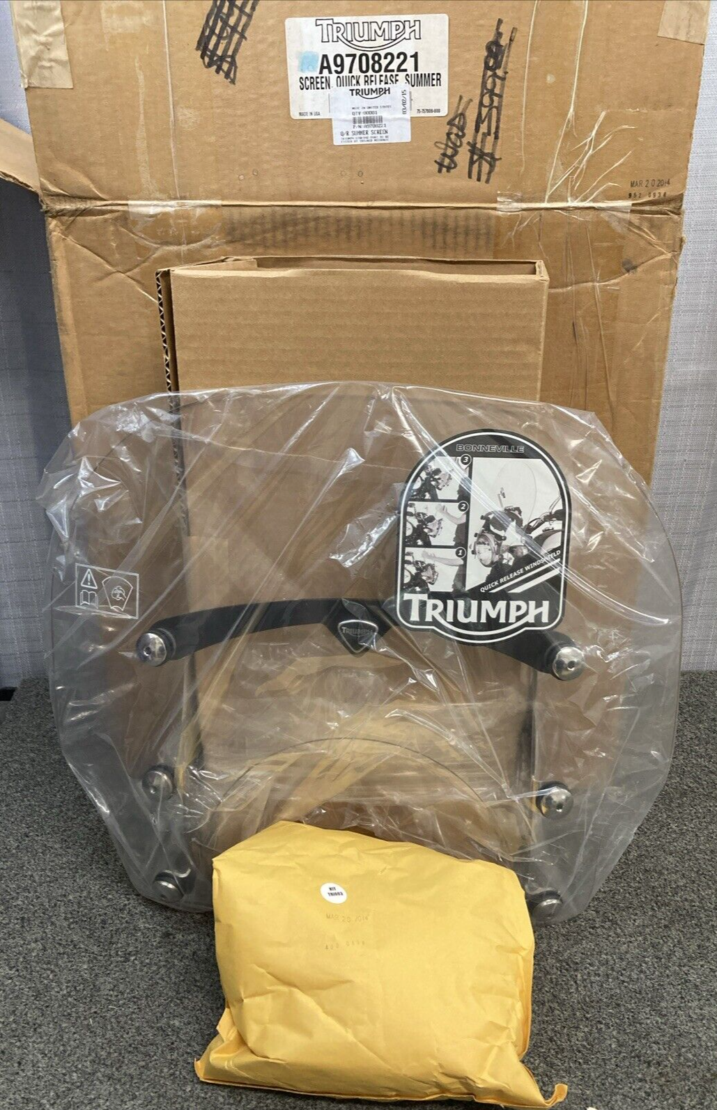 NEW GENUINE TRIUMPH A9708221 Q/r Summer Screen Bonneville
