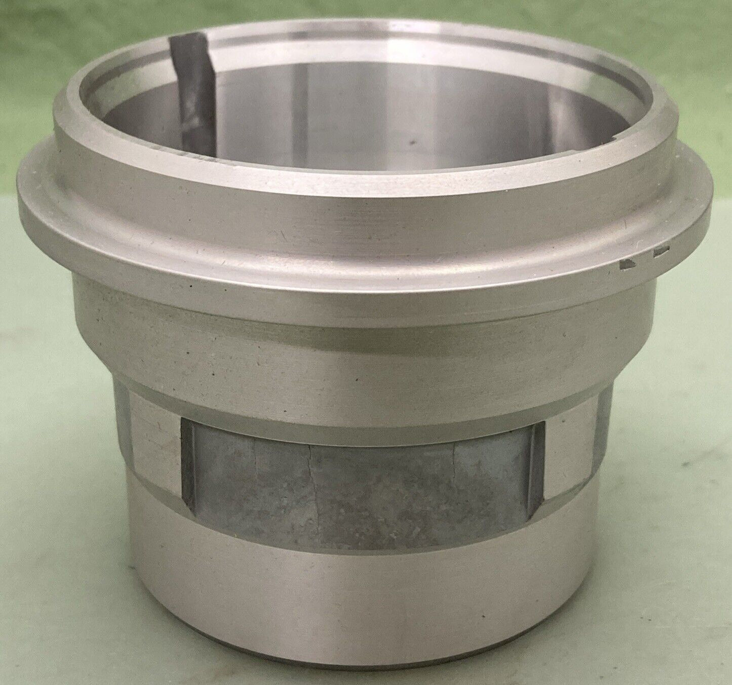 NEW GENUINE OMC 911750 BEARING CARRIER
