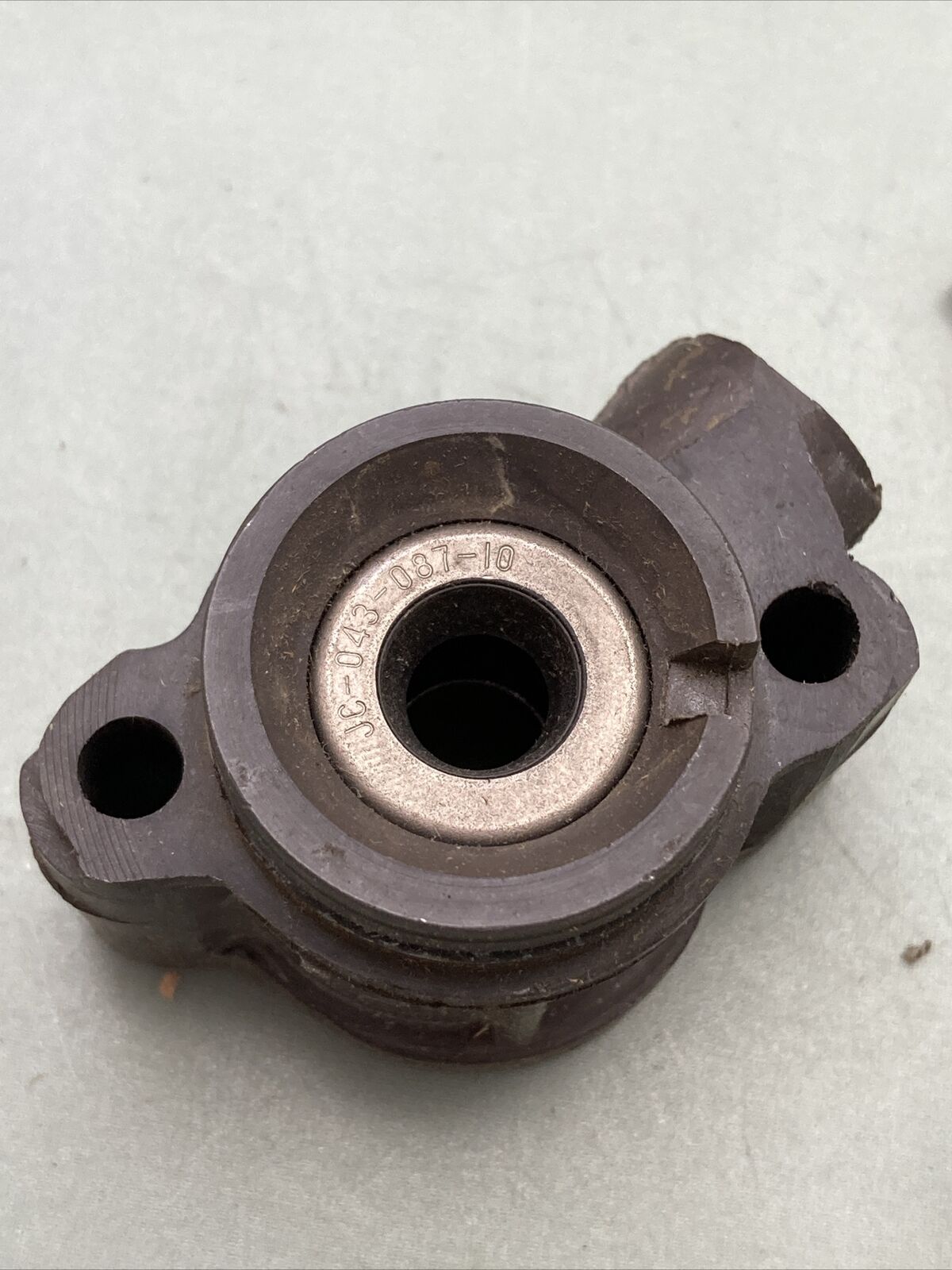 NEW GENUINE MERCURY QUICKSILVER 46-33077A1 HOUSING ASSEMBLY