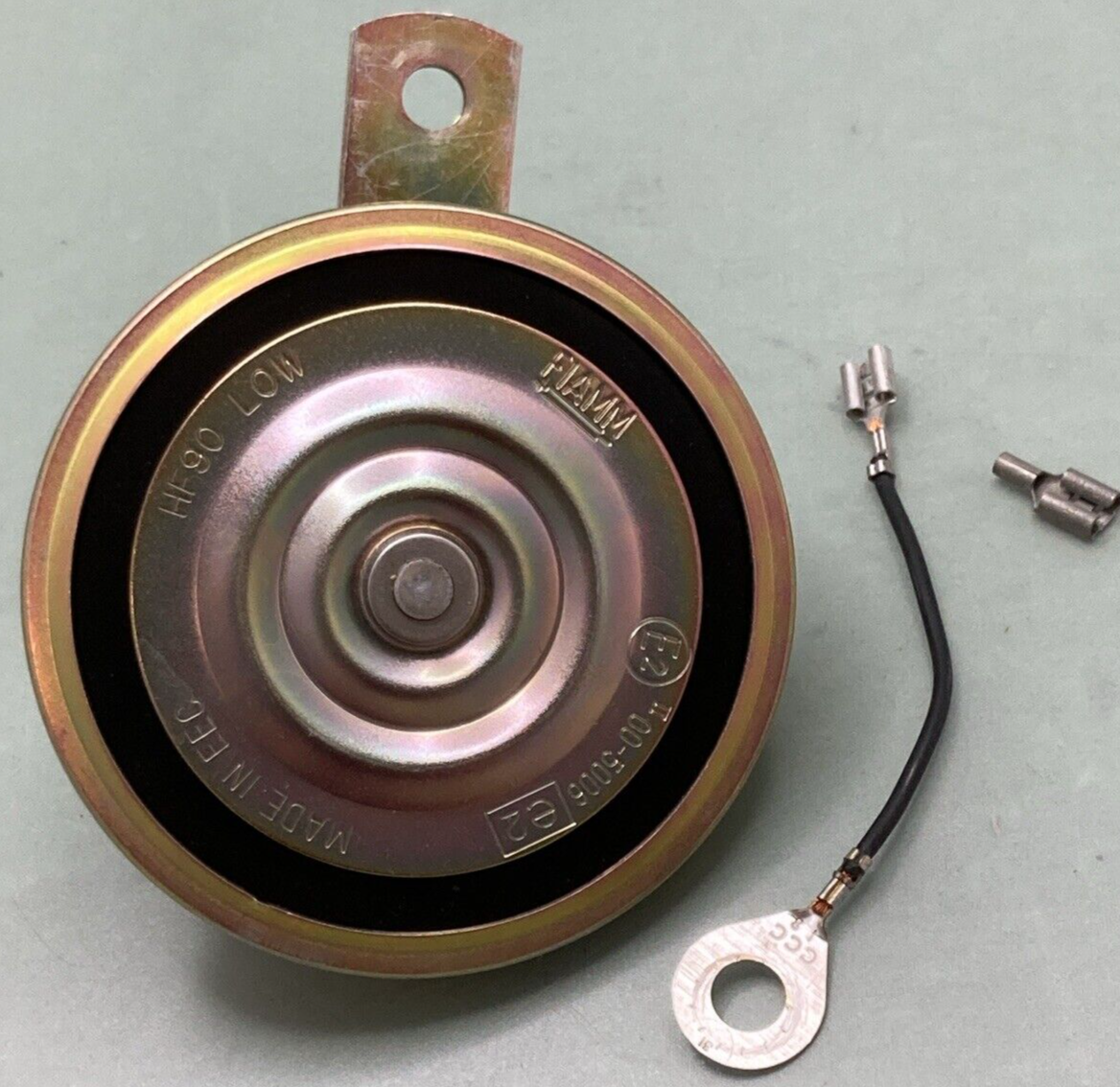 NEW GENUINE FIAMM D40365 HORN LOW NOTE 130 DECIBLES 1 OR 2 TERMINAL