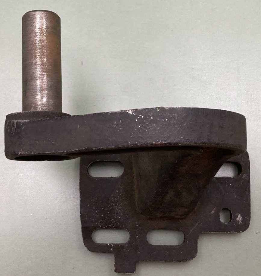 NEW GENUINE VOLVO M96069 Hood Pivot Bracket RIGHT