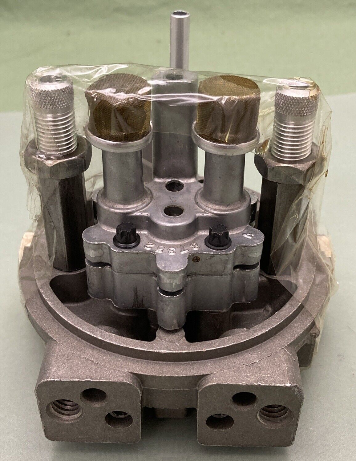 NEW GENUINE MERCURY QUICKSILVER 89492 ADAPTOR HYDRAULIC PUMP ASM MOD VP