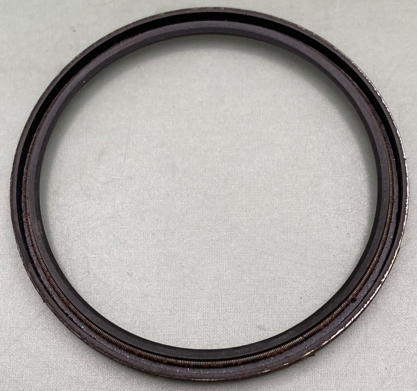 NEW REPLACES MERCURY QUICKSILVER 26-54301 OIL SEAL