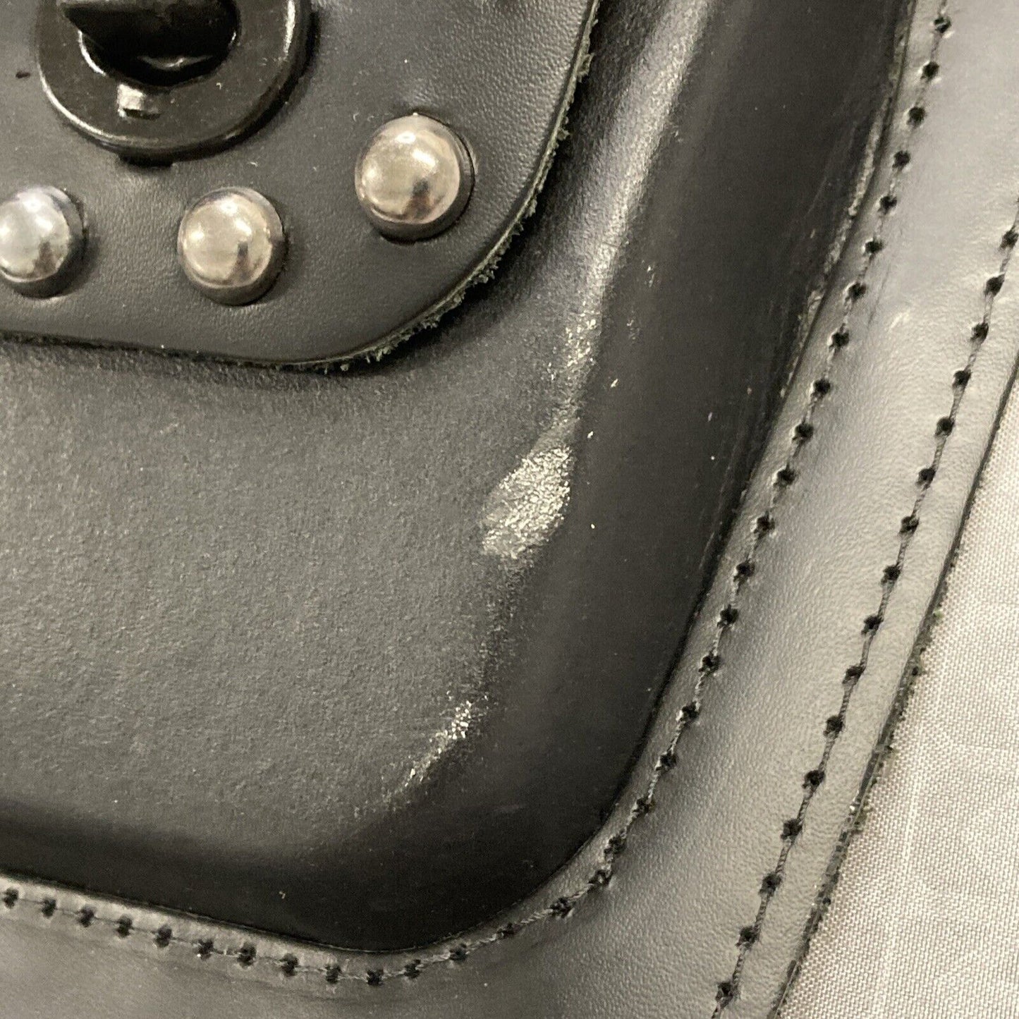 NEW IRON HORSE LEATHER CO 59133-00 DOW STUDDED TANK PANEL KAWASAKI