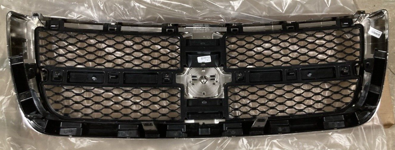 NEW GENUINE MOPAR 68149139AA RADIATOR GRILLE FITS RAM CHROME HONEYCHOMB