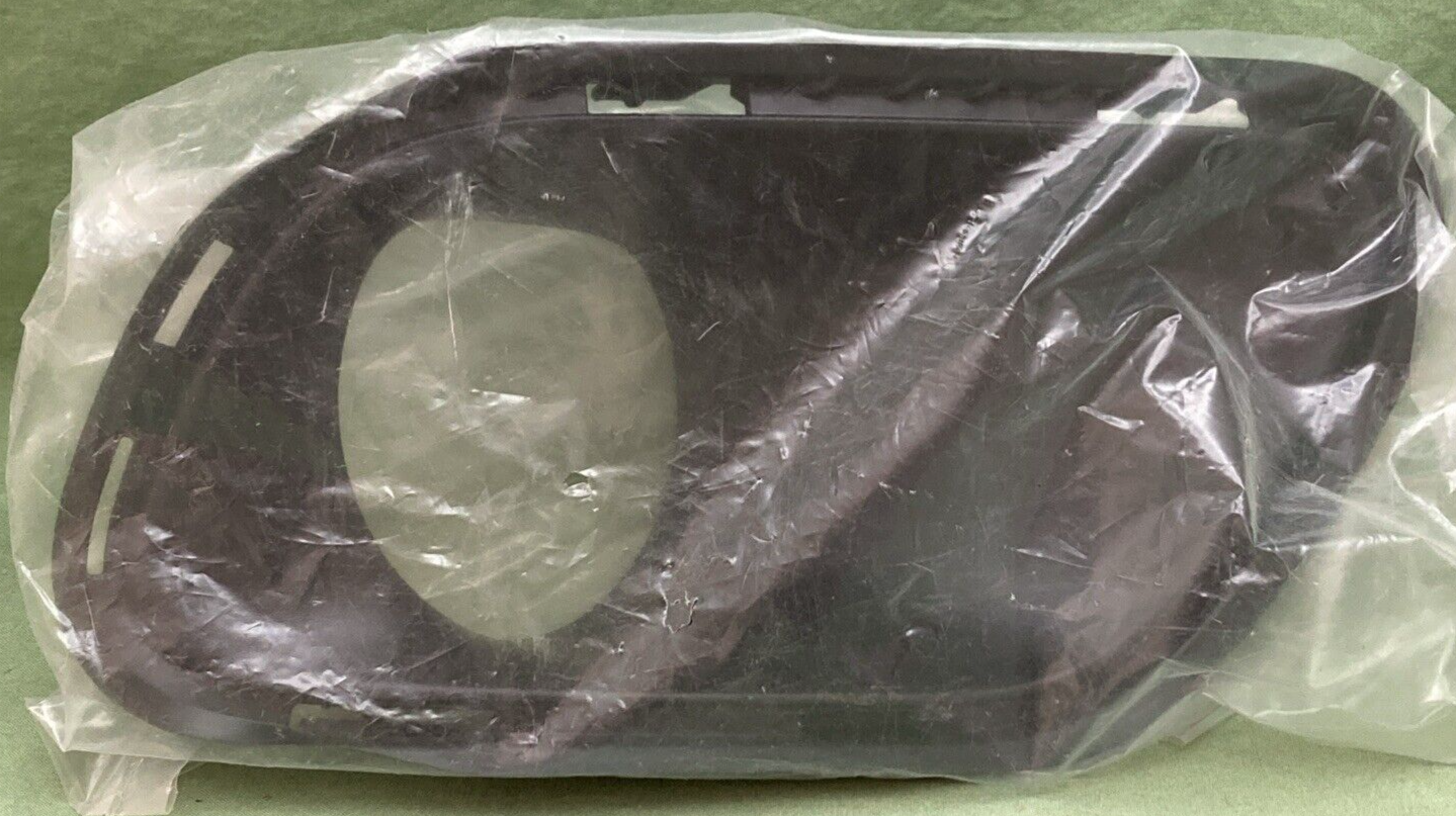 NEW GENUINE MOPAR 68203220AA Fog Lamp Bezel, Right 2014-2018 Jeep Cherokee