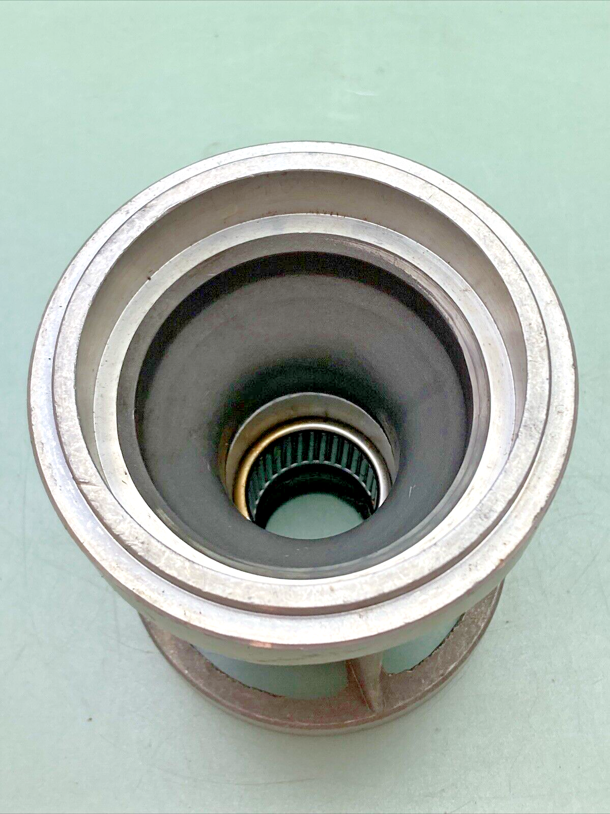 NEW GENUINE MERCURY QUICKSILVER 30584 BEARING CARRIER ASSEMBLY