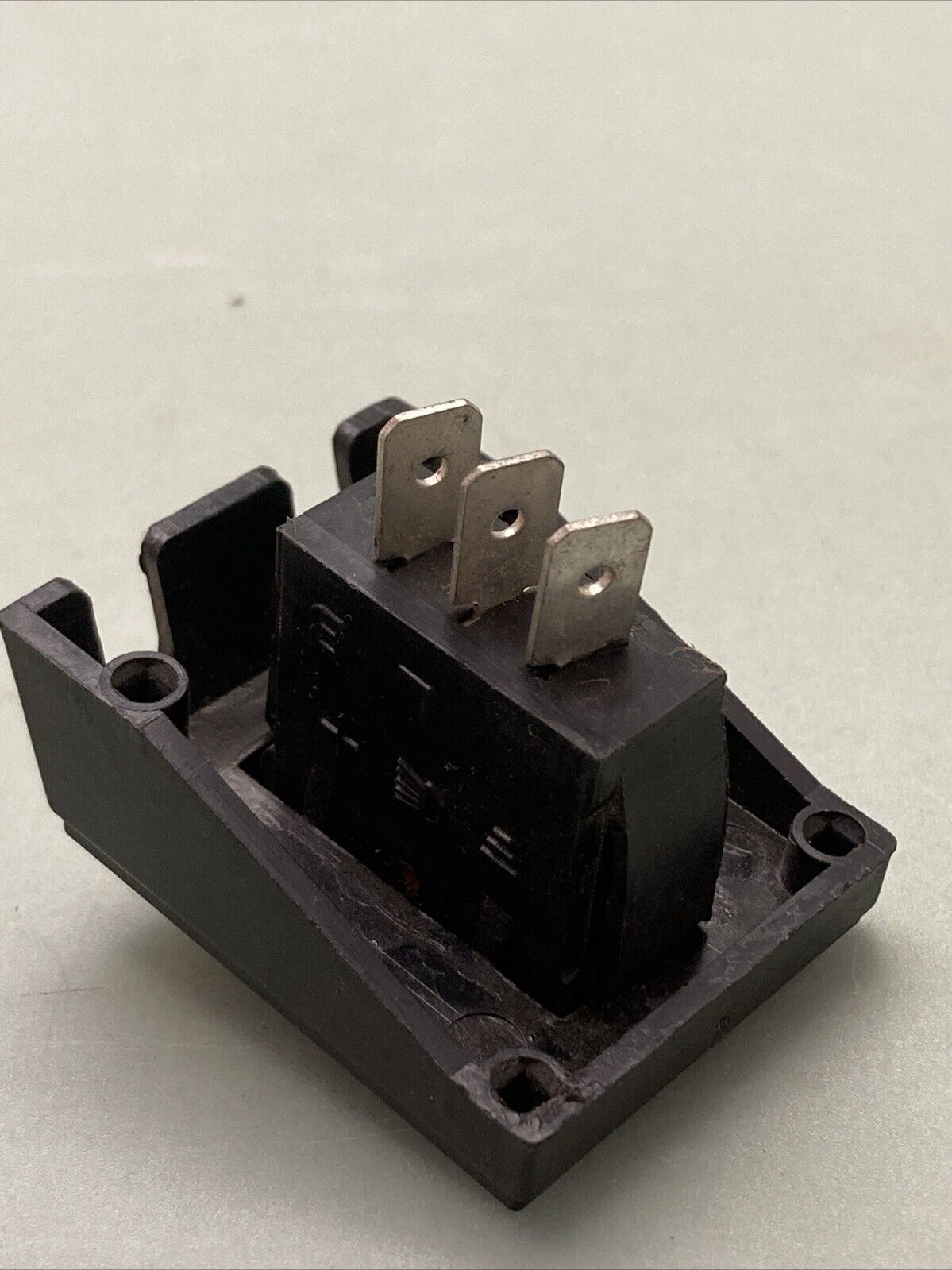 NEW CARQUEST DS128 UNIVERSAL TOGGLE SWITCH
