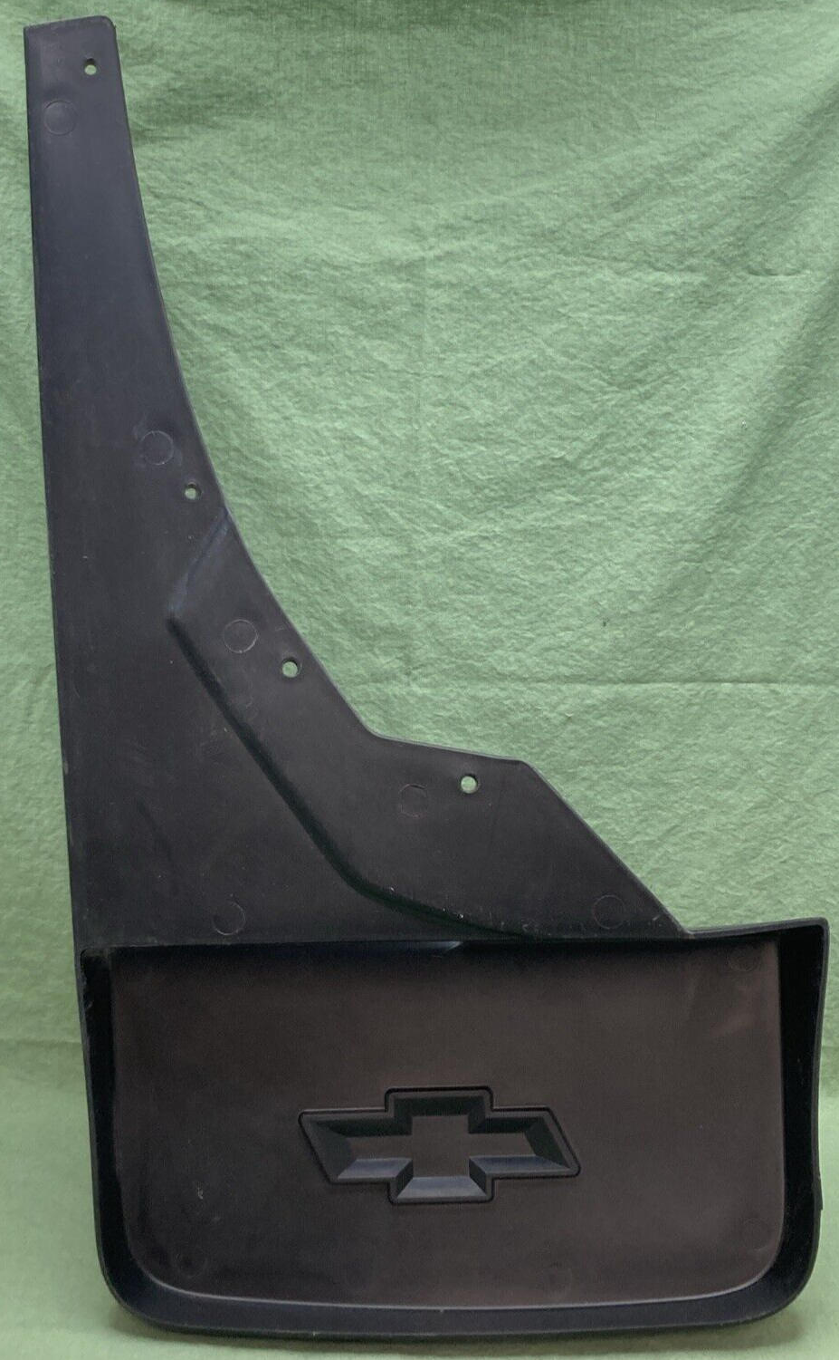 NEW GENUINE GM 22894882 Right Rear Mud Flap