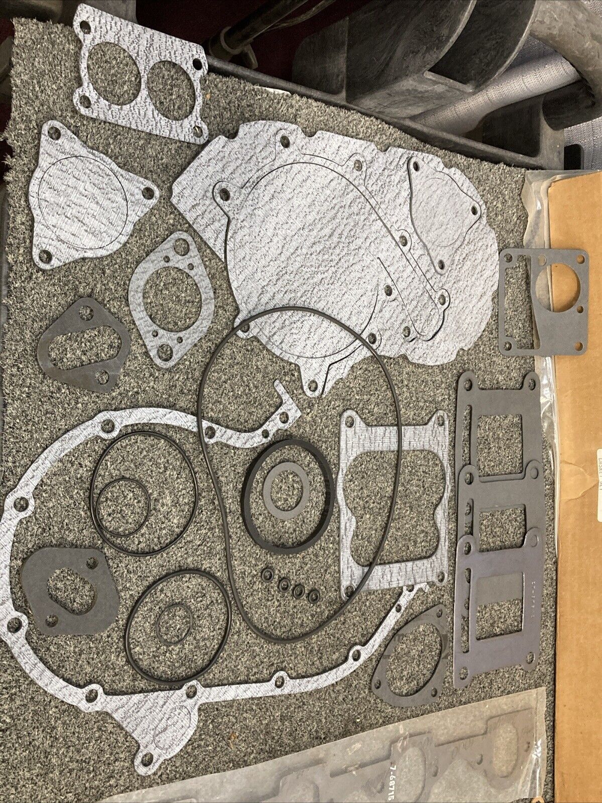 NEW GENUINE MERCURY 27-72479 OVERHAUL GASKET SET, INCOMPLETE SET