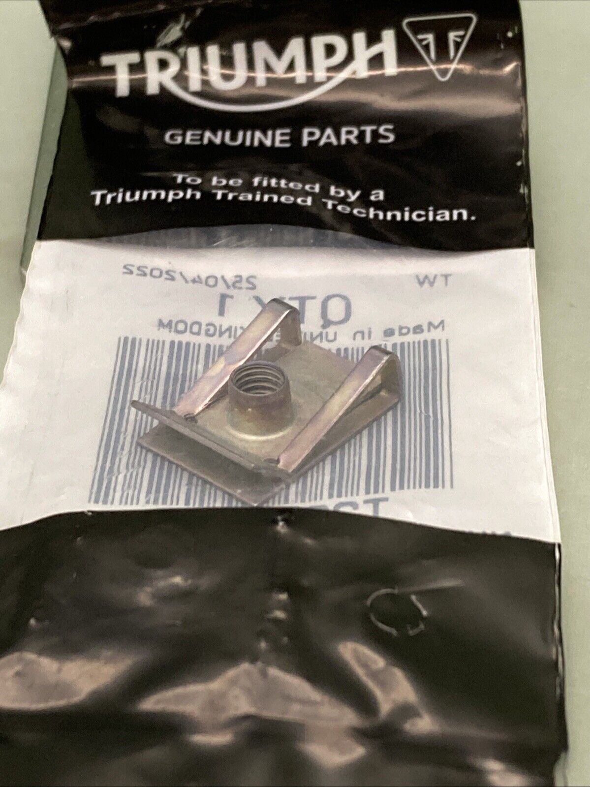 NEW GENUINE TRIUMPH T3350123 Nut, Captive, M5, Non Secured