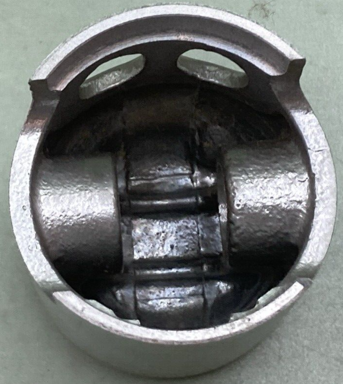 NEW GENUINE YAMAHA 397-11636-00 PISTON 0.50 O/S