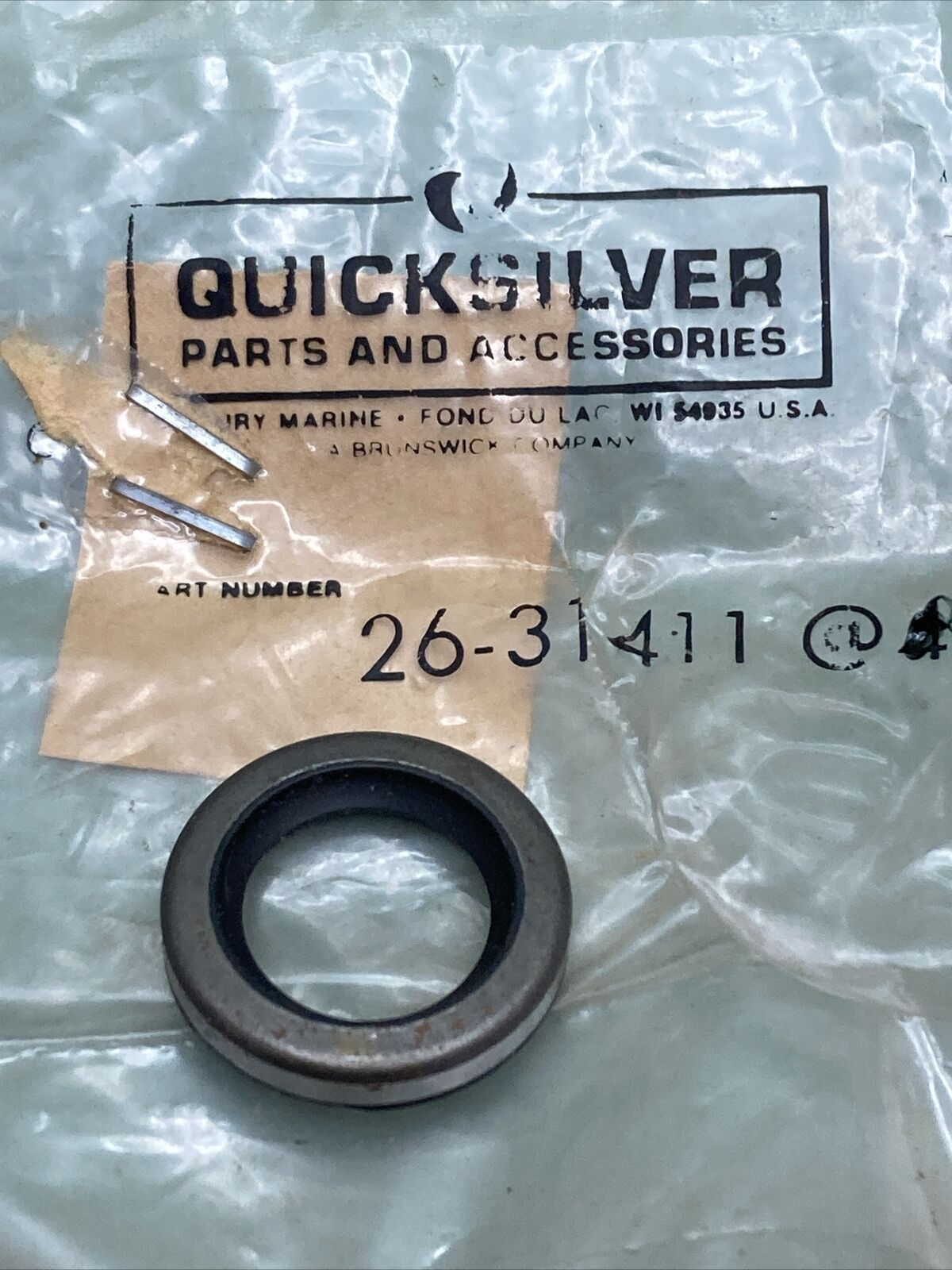 NEW GENUINE MERCURY QUICKSILVER 26-31411 OIL SEAL