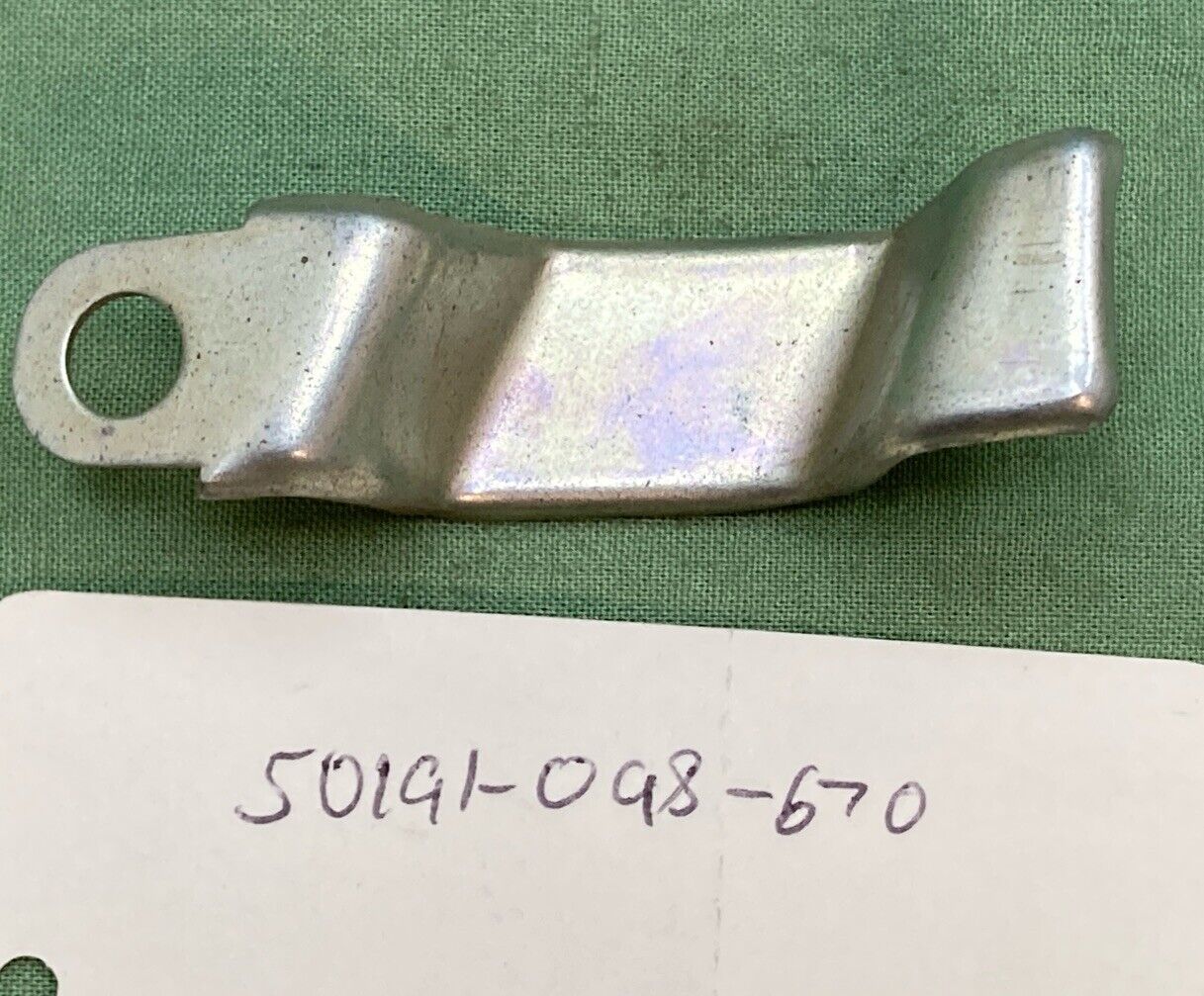 NEW REPLACES HONDA 50191-098-670 WIRE HARNESS CLIP