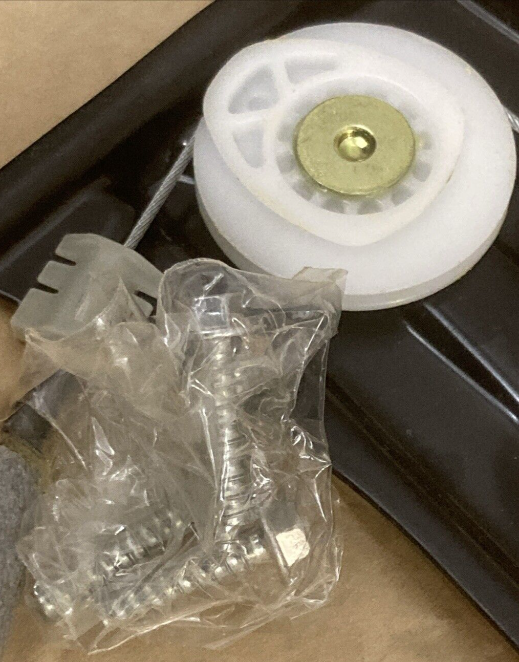 NEW GENUINE MOPAR 68292083AA Front Door Window Regulator Left FITS '17-'25 Jeep
