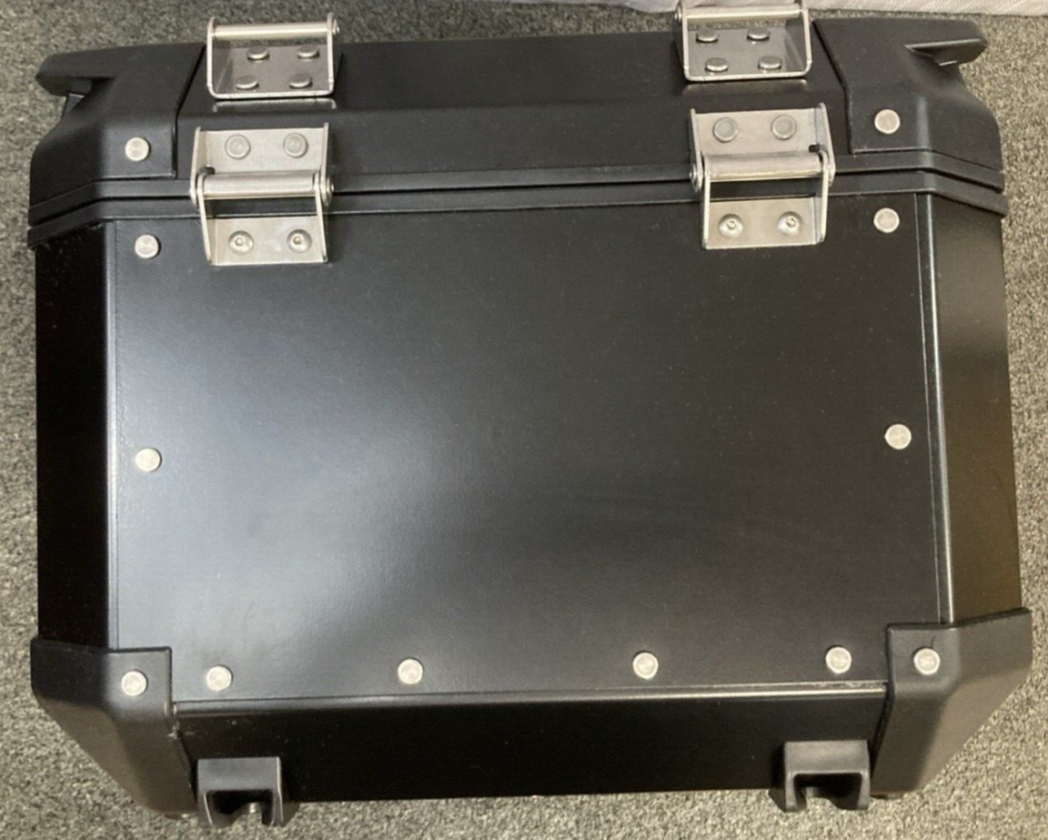 NEW GENUINE TRIUMPH A9500606 TOP BOX ALUMINUM EXPEDITION BLACK