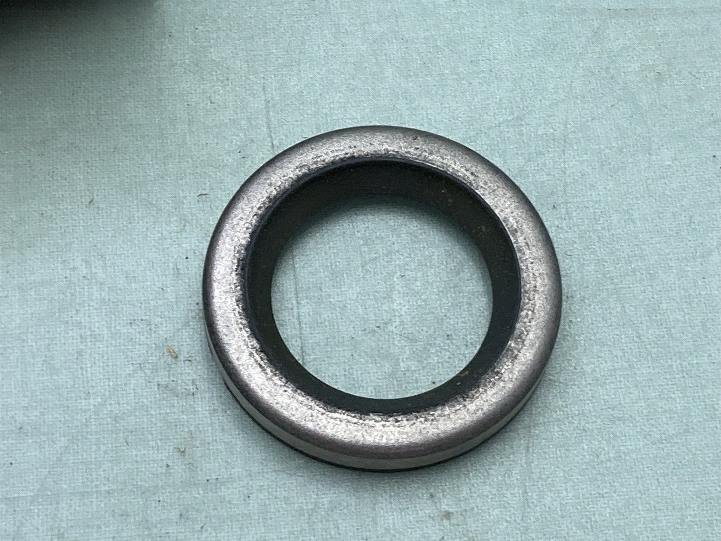 NEW GENUINE MERCURY QUICKSILVER 26-16977 SEAL