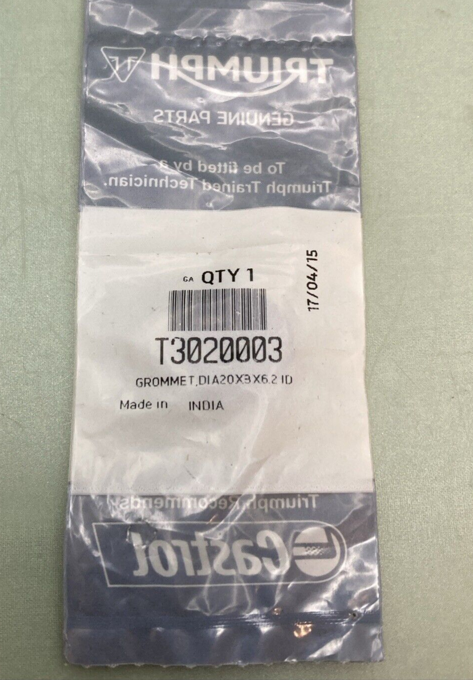 NEW GENUINE TRIUMPH T3020003 Grommet, Dia 20X3X6.2 Id