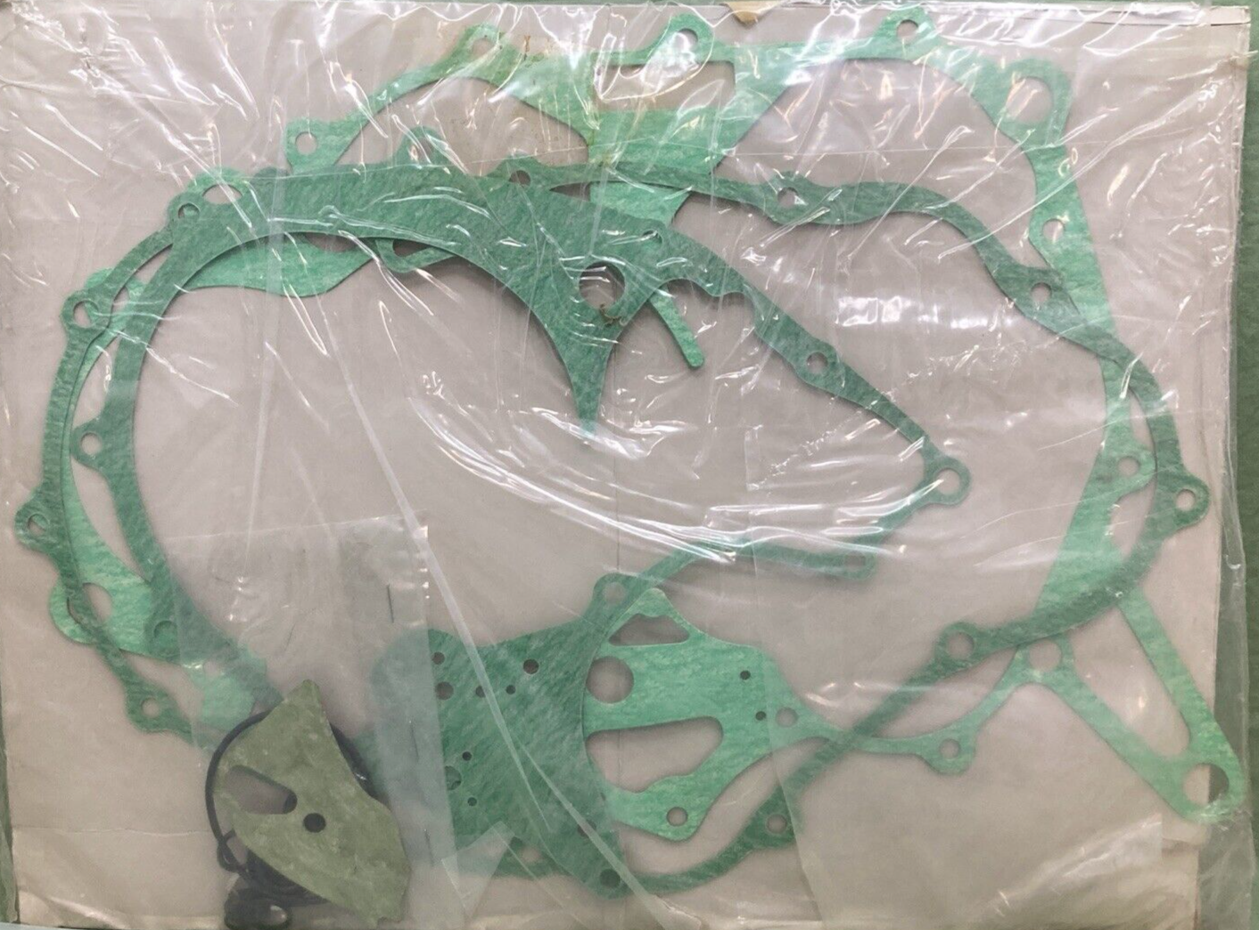 NEW GENUINE HONDA 061B1-HC0-T00 GASKET SET - SEE PHOTOS - 3 GASKETS