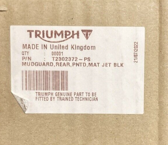 NEW GENUINE TRIUMPH T2302372 MUDGUARD STREET CUP REAR BLACK
