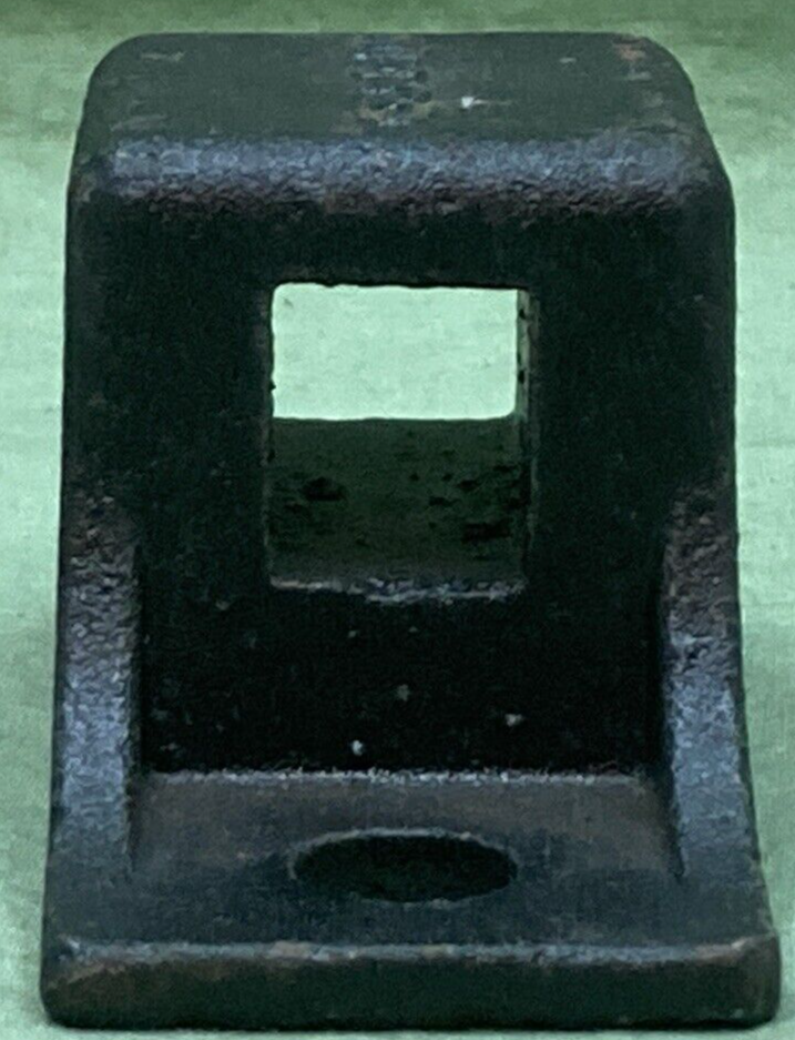NEW BETTS SPRING B850 MUD FLAP HANGER MOUNTING BRACKET