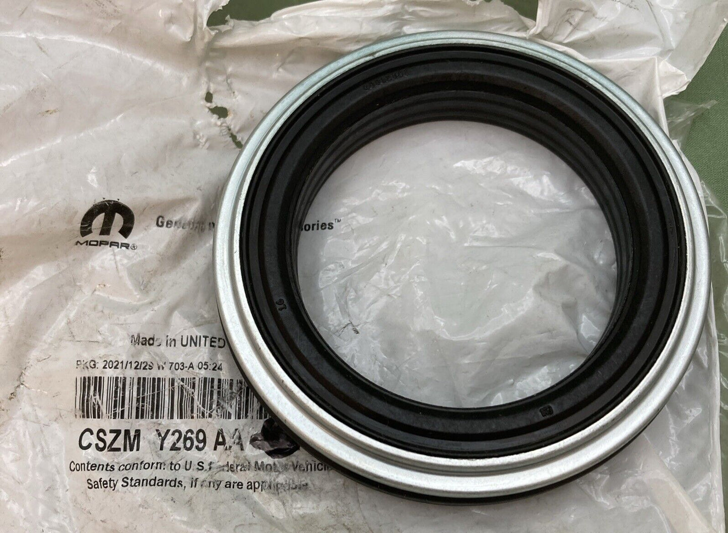 NEW GENUINE MOPAR CSZMY269AA Seal Wheel Bearing
