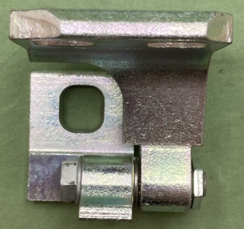 NEW GENUINE MOPAR 68140736AB Door Lower Hinge Right FITS JEEP